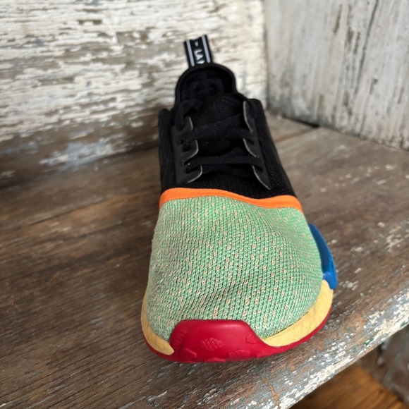 Adidas’s NMD R1 J 2020 Black Multicolored Athletic Shoe FW1076 size 6.5 - Picture 2 of 14